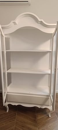 Vetrina cappello gendarme legno 2 porte shabby bianco opaco l.104 p.45 h196 (3065) - Mobili 2G