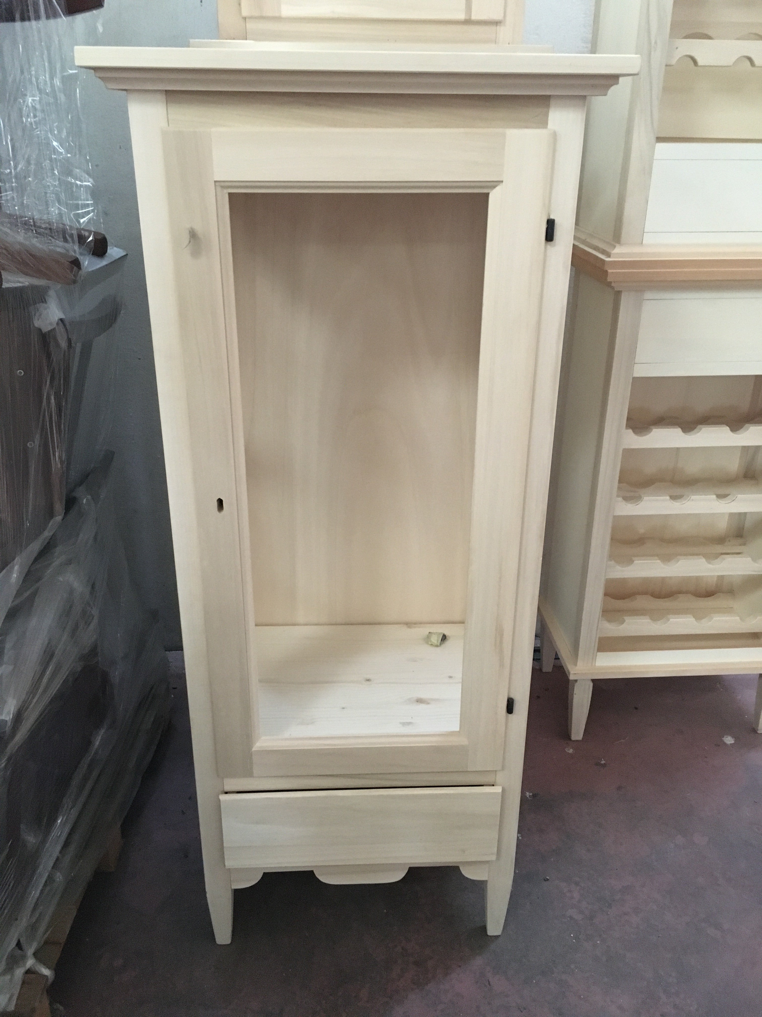 Vetrina classica 1 anta 1 cassetto in legno grezzo l.57 p.40 h.134 (718) - Mobili 2G