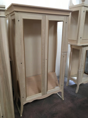 Vetrina classica bombata 2 porte in legno grezzo l.115 p.48 h.204 (3094) - Mobili 2G