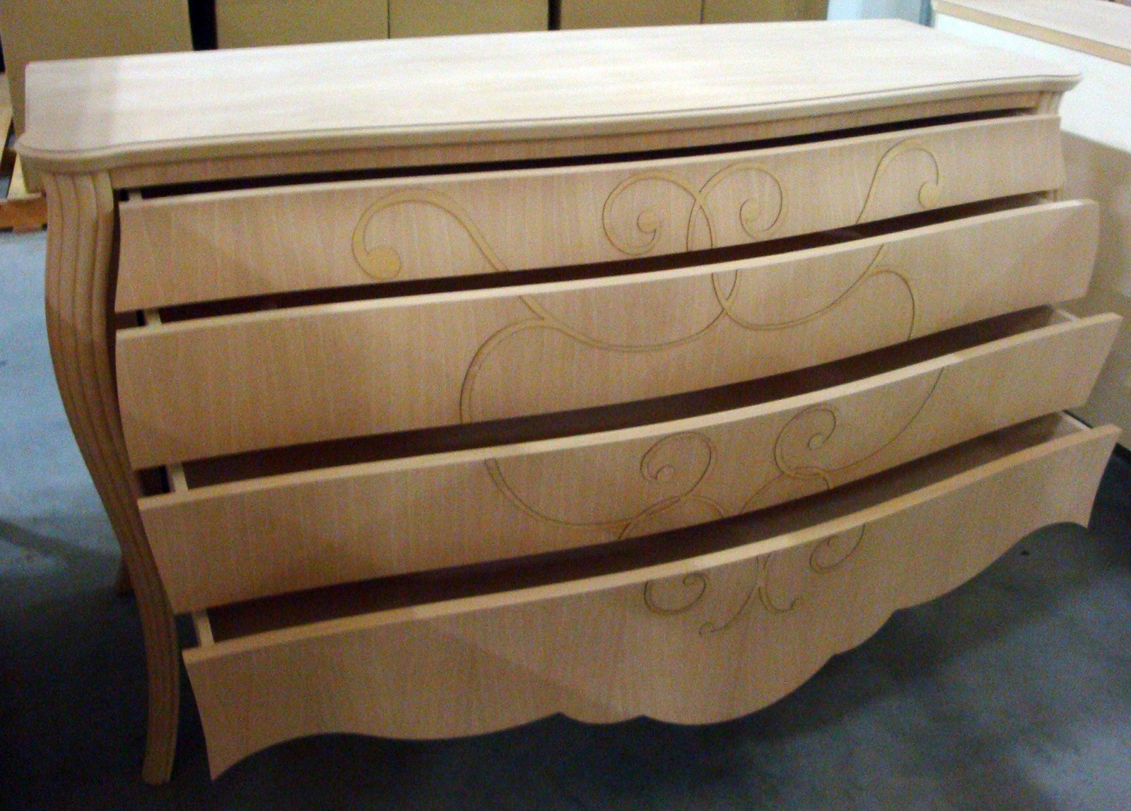 Como' in legno bombato 4 cassetti grezzo l.135 p.60 h.98 (056) - Mobili 2G