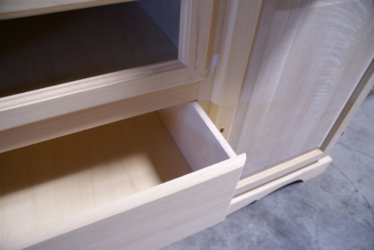  dispensa in legno 7 cassetti 3 porte grezzo l.120 p.52 h.220