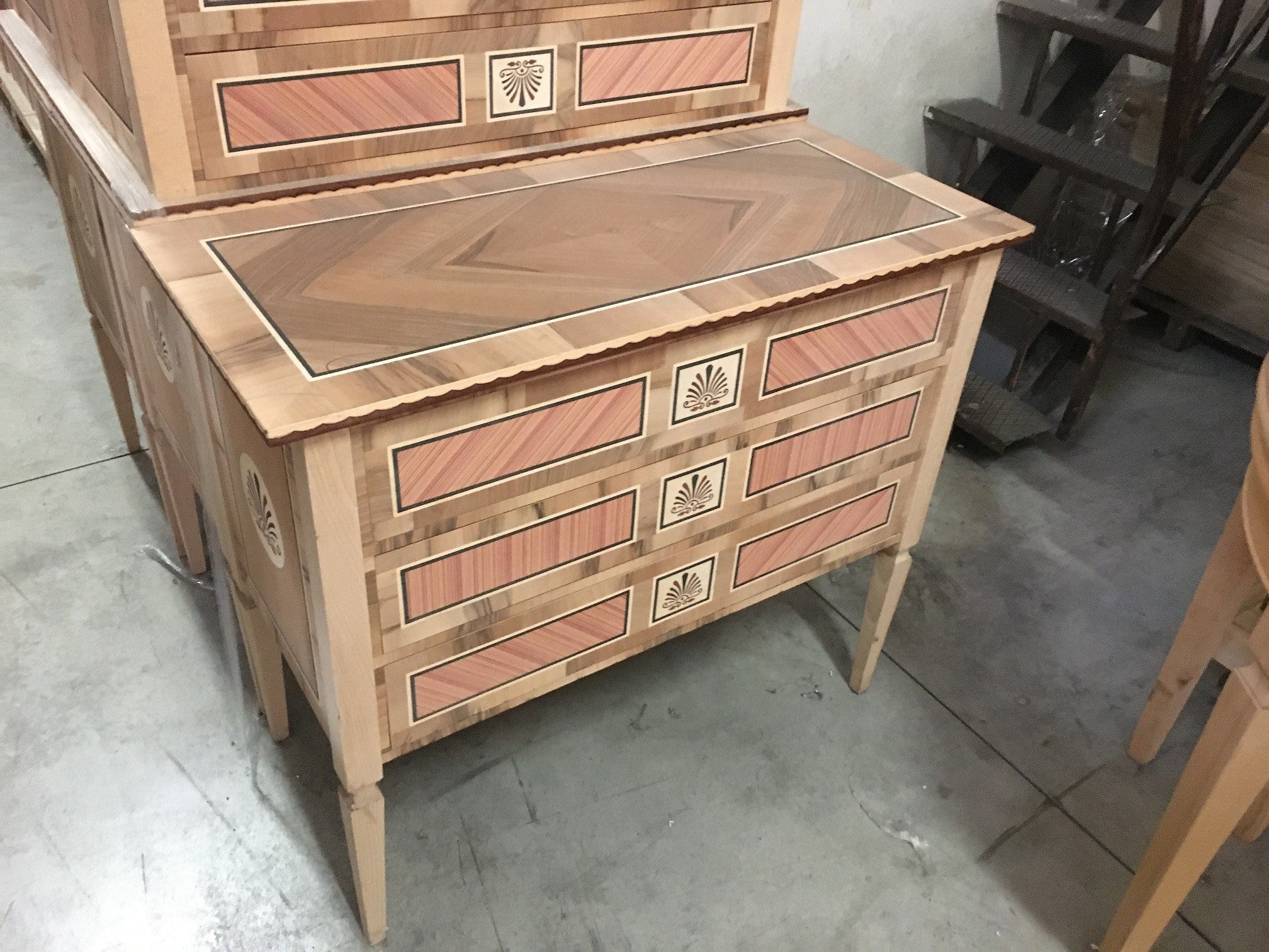Como' intarsiato in legno 3 cassetti grezzo l.100 p.45 h.87