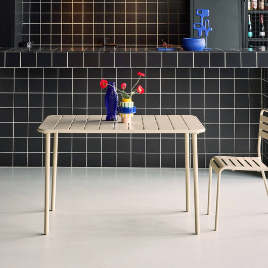 Tavolo da giardino in metallo a 4 posti, beige