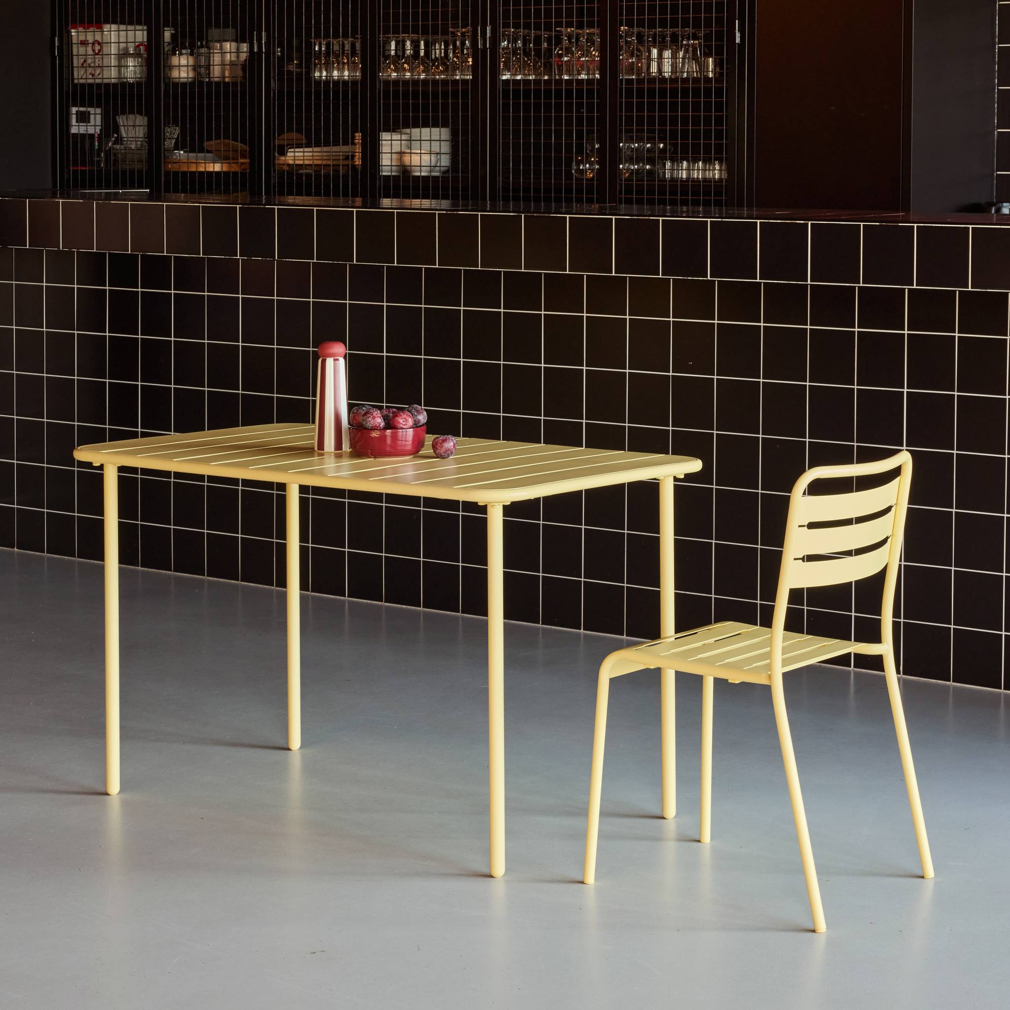 Tavolo da giardino in metallo a 4 posti, giallo