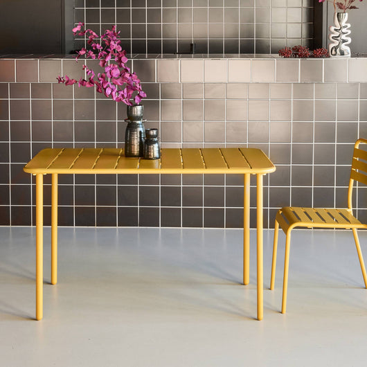 Tavolo da giardino in metallo a 4 posti, ocra