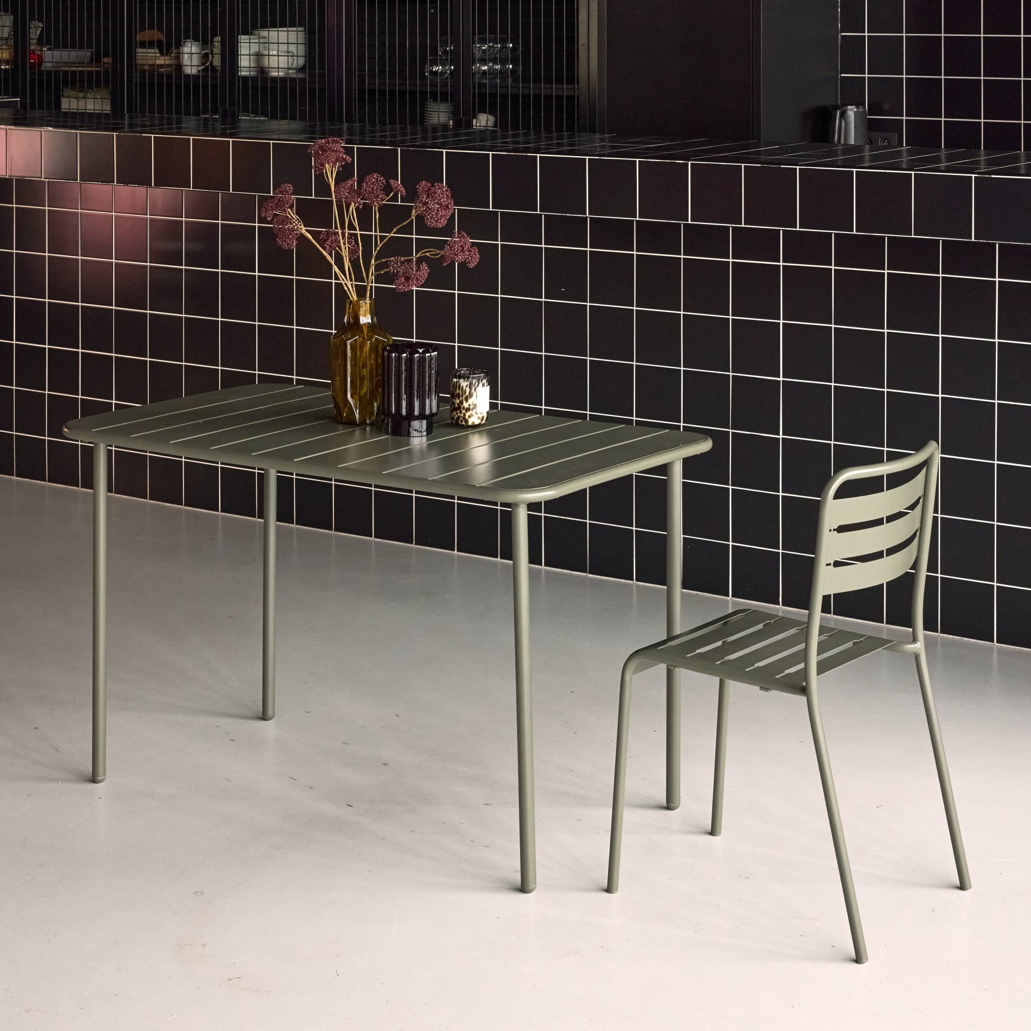 Tavolo da giardino in metallo a 4 posti, verde kaki