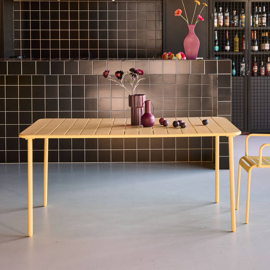 Tavolo da giardino in metallo, 6-8 posti a sedere, giallo