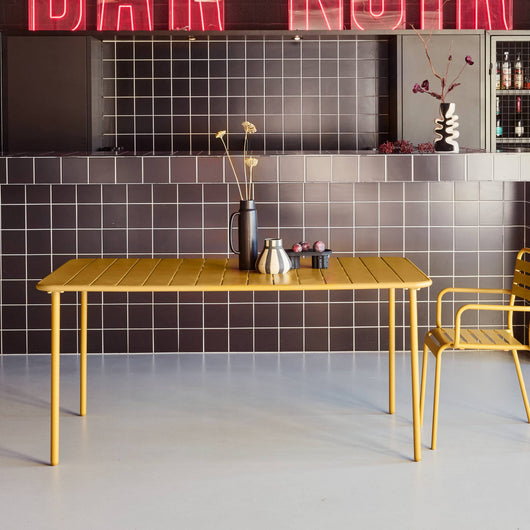 Tavolo da giardino in metallo, 6-8 posti a sedere, ocra