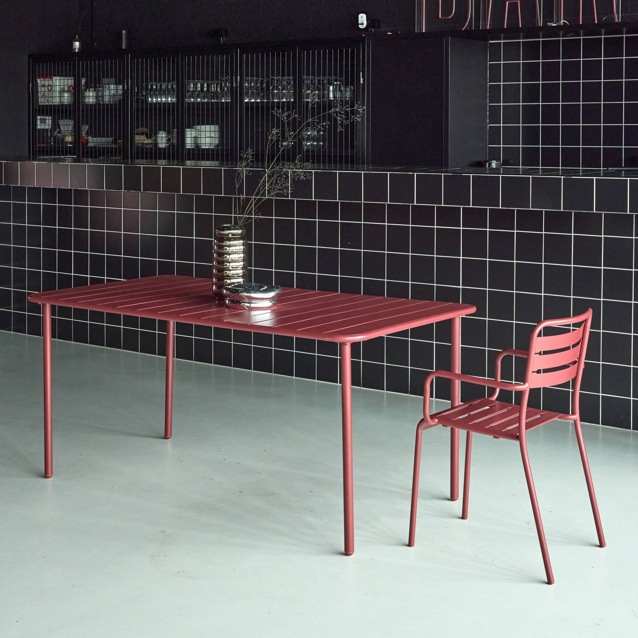 Tavolo da giardino in metallo, 6-8 posti a sedere, terra di siena