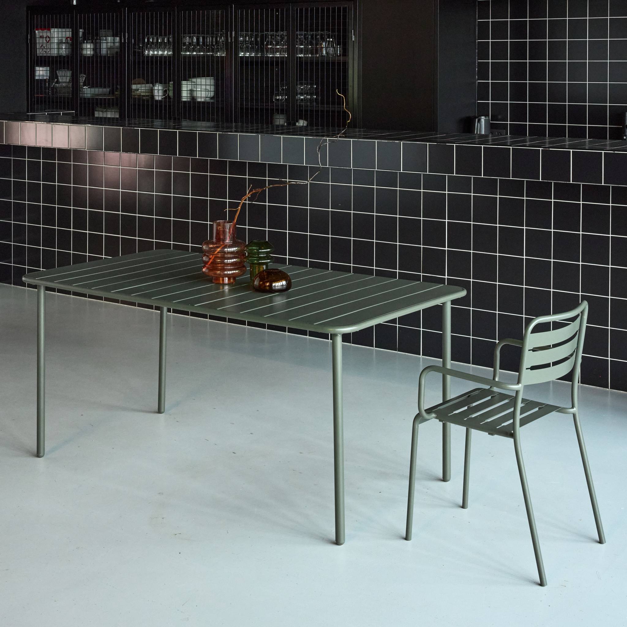 Tavolo da giardino in metallo, 6-8 posti a sedere, verde kaki