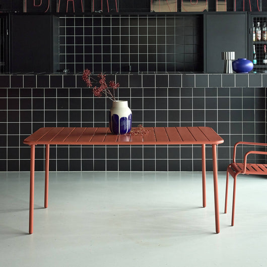 Tavolo da giardino in metallo, 6-8 posti a sedere, terracotta