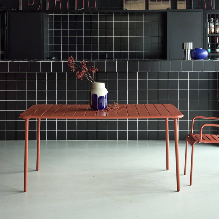 Tavolo da giardino in metallo, 6-8 posti a sedere, terracotta