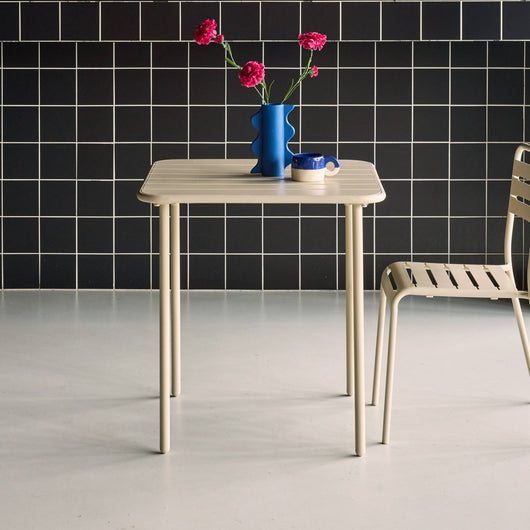 Tavolo da giardino in metallo, 2 posti, beige