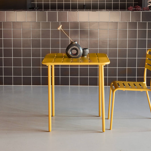 Tavolo da giardino in metallo, 2 posti, ocra