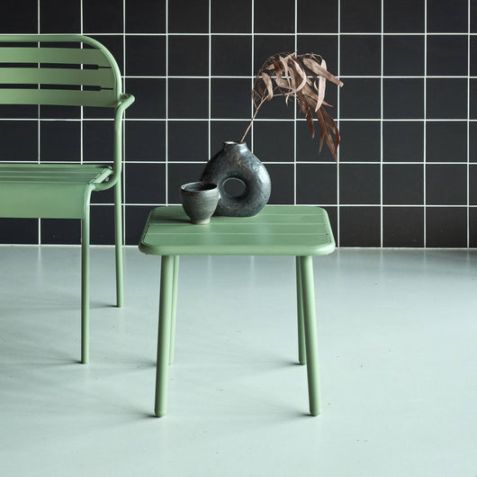 Tavolino da giardino quadrato in acciaio, verde