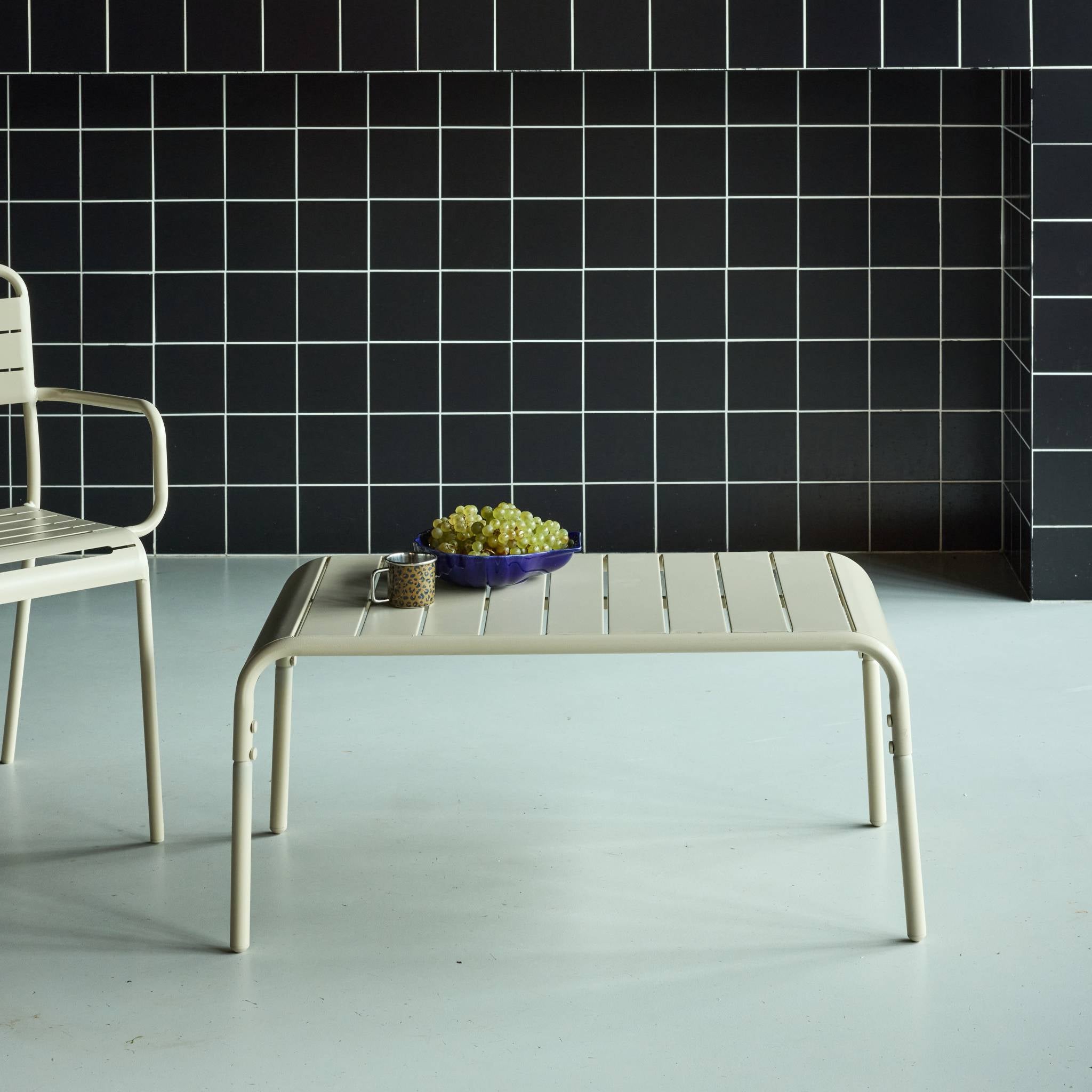 Tavolino da giardino rettangolare in acciaio, beige