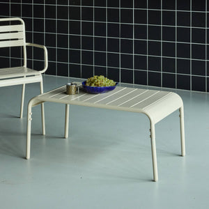 Tavolino da giardino rettangolare in acciaio, beige