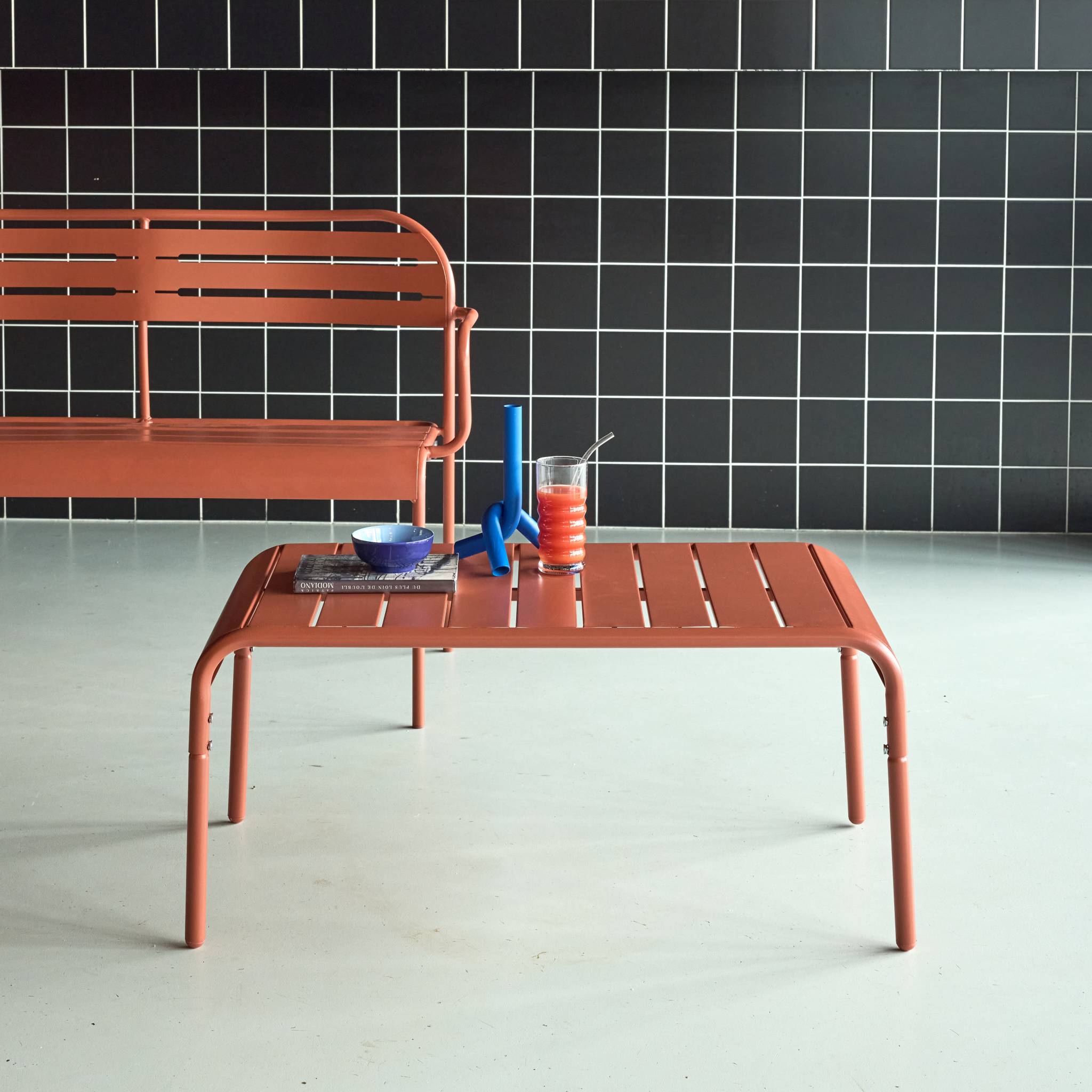 Tavolino da giardino rettangolare in acciaio, terracotta