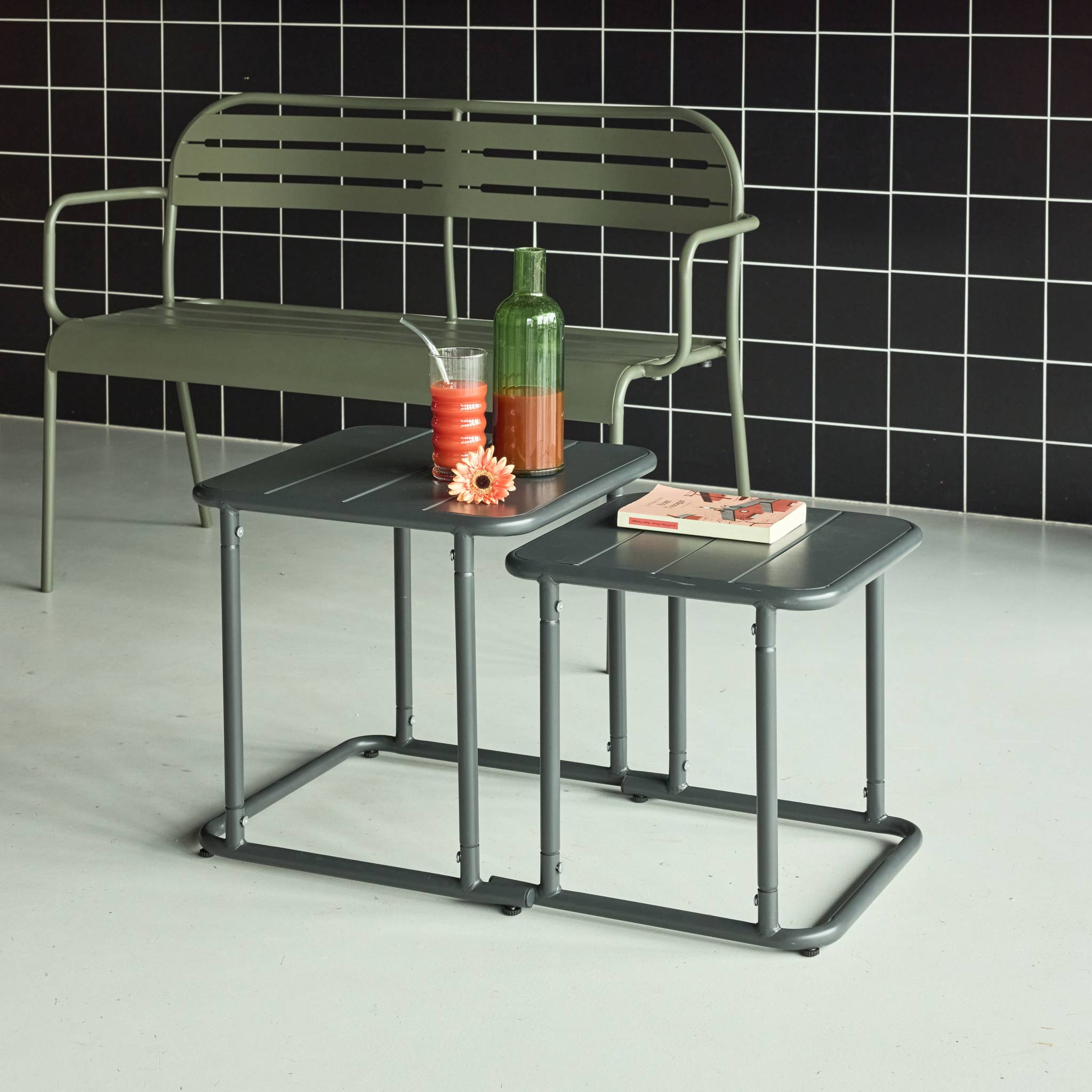 Set di 2 tavolini quadrato in acciaio, verde kaki