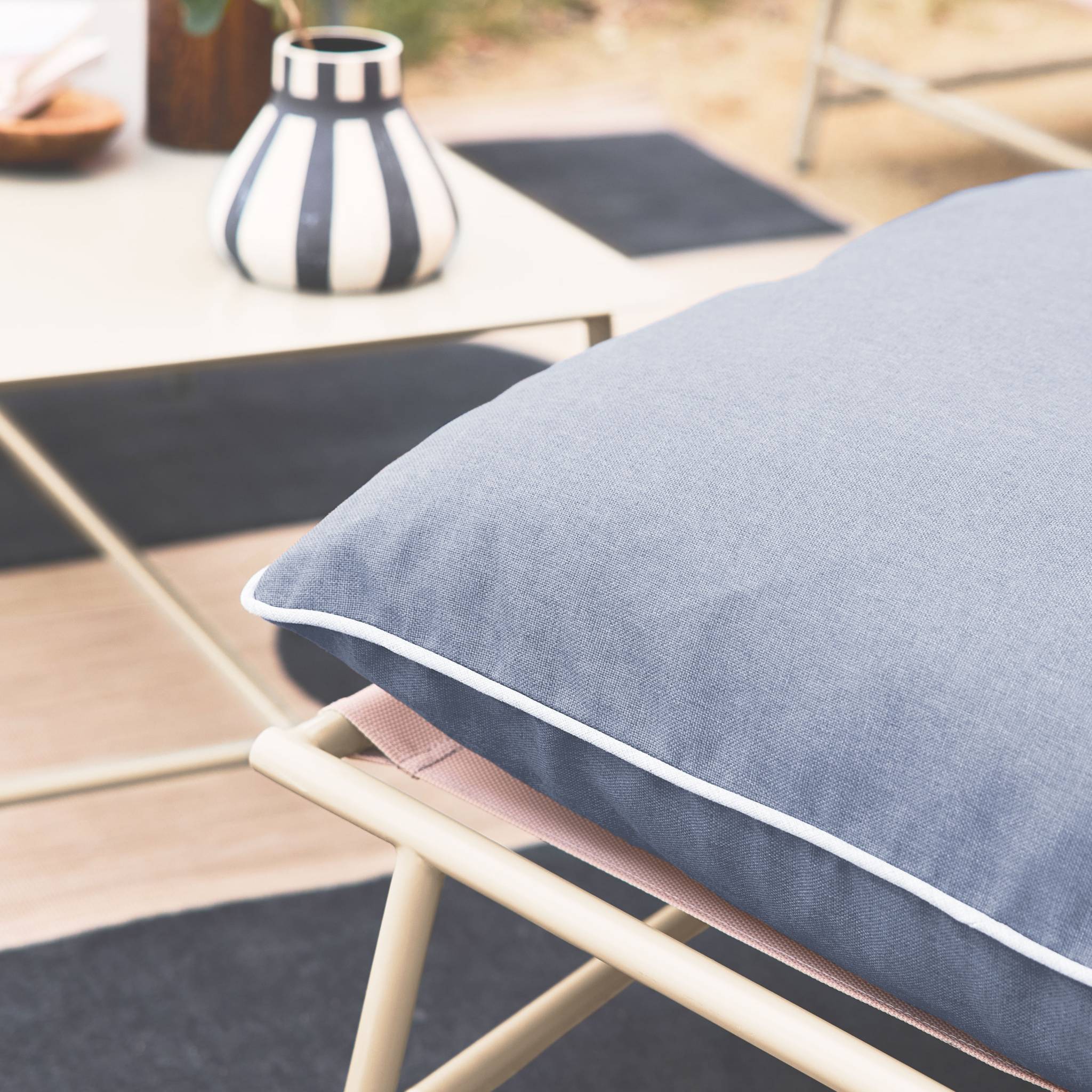 Salotto da giardino in acciaio e textilene a 4 posti, blu