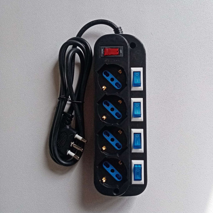 Multipresa nera da 4 posti universali con 5 interruttori cavo da 1,5mt