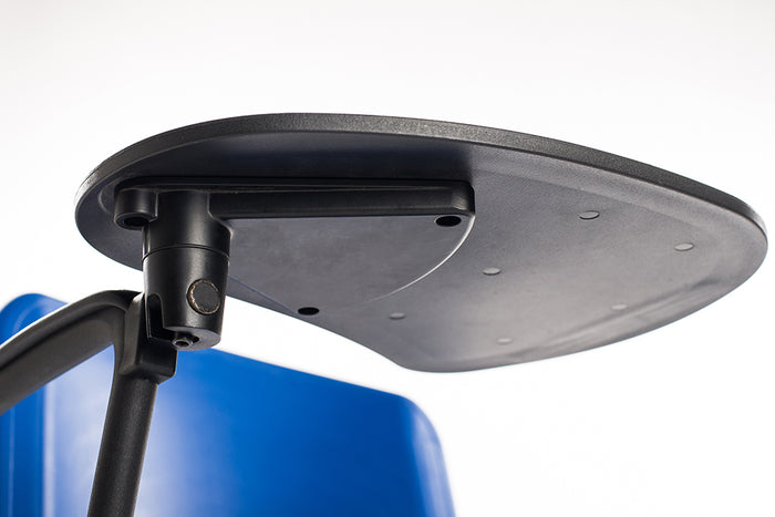 Set di 6 sedie impilabili in plastica blu con Ribaltina scrittoio tavoletta per sala conferenza meeting e convegni