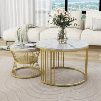 Set di 2 Tavolini da Salotto Moderni a Incastro, in MDF con Finitura Effetto Marmo e Struttura Metallica Dorata, 70x70x47 cm e 45x45x40 cm, Bianco