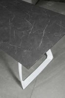 E-STYLO Tavolo allungabile con top nero in HPL su MDF e gambe in alluminio bianco, 90cm X 170/270cm H. 76cm.