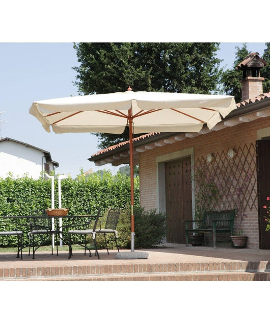 Ombrellone rettangolare MOIA 3x4m in poliestere ecrù con volante, antivento e fusto in legno teak