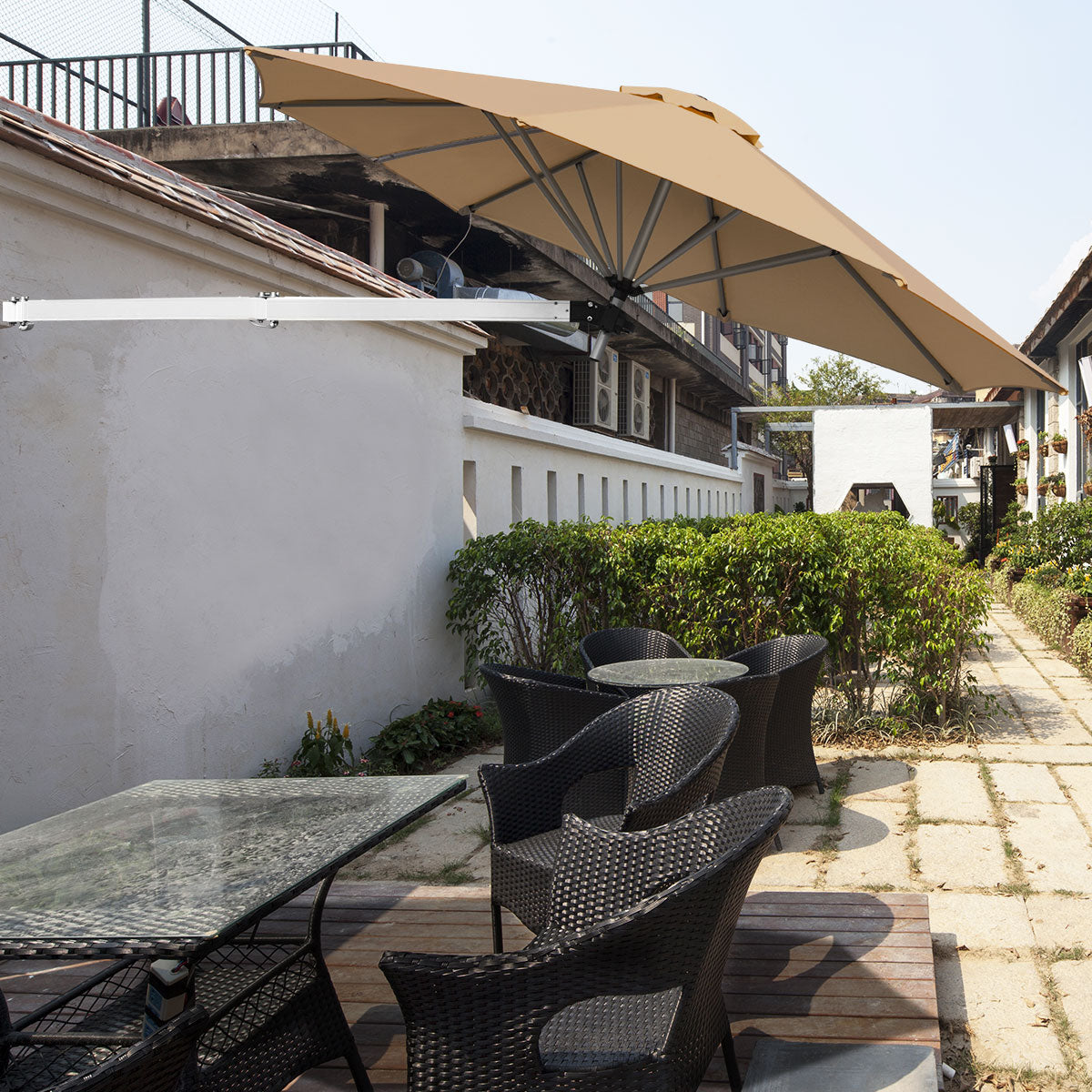 Ombrellone da muro per giardino inclinabile con asta regolabile, Ombrellone decentrato da parete 250cm Beige-Ombrelloni