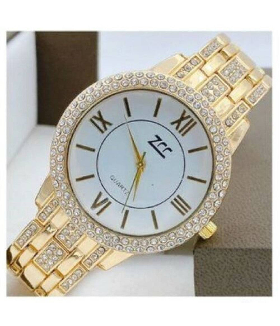 Orologio Polso Zcc 13 Donna Quarzo Acciaio Brillantini Moda Dorato Fondo Bianco         