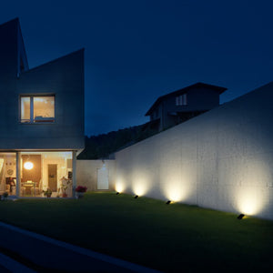 Faretto LED solare da giardino 500lm IP65 con picchetto e sensore crepuscolare - 3000K