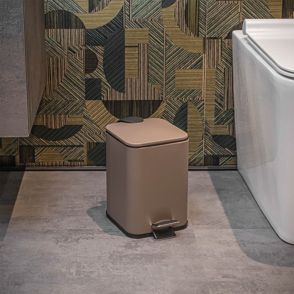 Pattumiera bagno 3lt in acciaio tortora con apertura a pedale e cesto estraibile