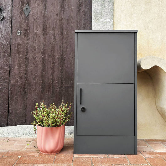 Cassetta per pacchi 56 cm in acciaio zincato con lucchetto, antracite