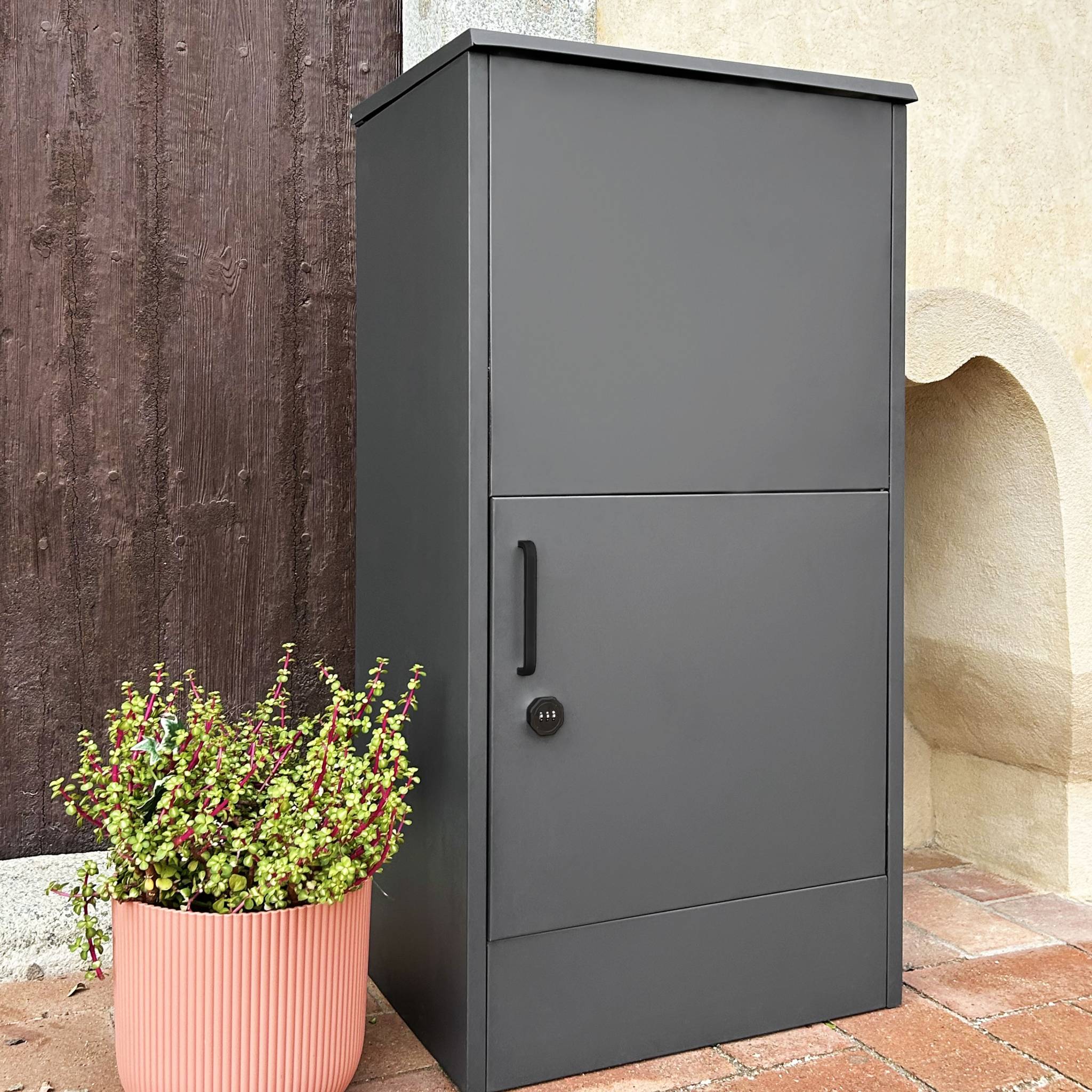 Cassetta per pacchi 56 cm in acciaio zincato con lucchetto, antracite