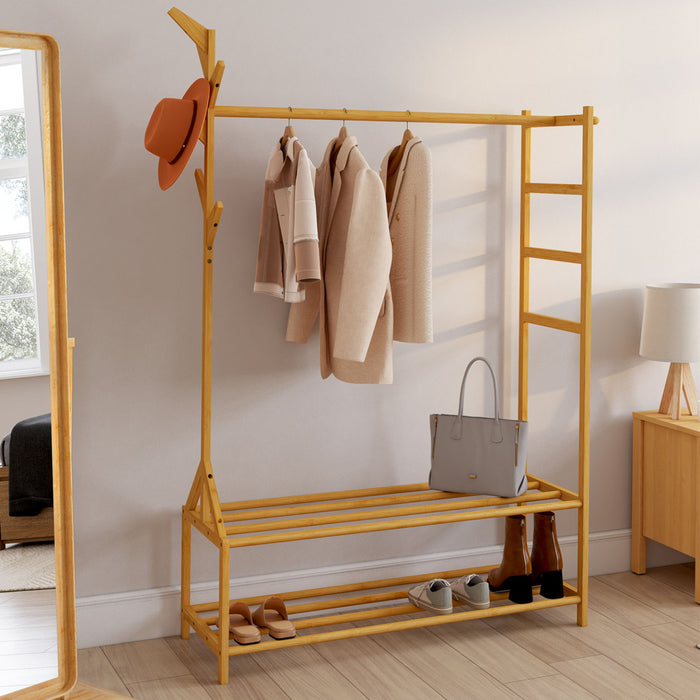IDMarket - Perchero de bambú RITA con perchas y estantes 100 cm