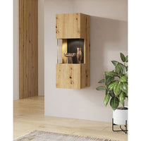 Piccola vetrina sospesa con 1 porta parzialmente vetrata, collezione EVA. Colore rovere e nero.