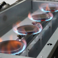 Plancha a gas a 4 fuochi in acciaio inox da 10 kw con carrello, nero