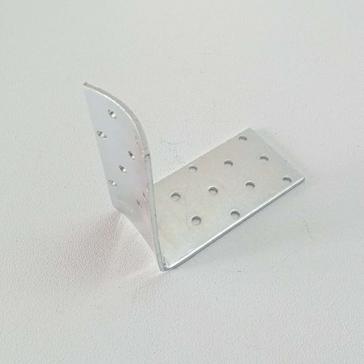 Piastra 100x100mm ad angolo per giunzione di pali tondi e quadri zincata bianca