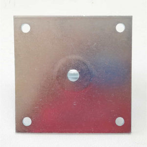 Piastra diritta 150x150mm in acciaio zincato con occhiolo saldato