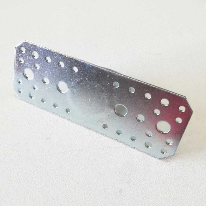 Piastra diritta 170x65mm in acciaio al carbonio zincato con occhiolo saldato