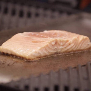 Piastra TEPPANYAKI per barbecue a gas FURNACE™ di Everdure by Heston Blumenthal