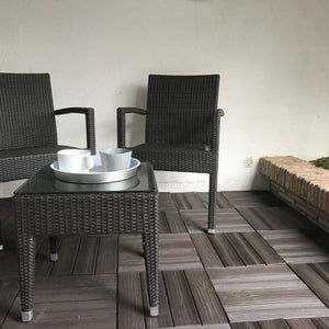 Piastrelle autobloccanti in Plastica con Finitura ad Effetto Legno 37,7 x 18,6 cm. PEZZI 14 Colore marrone