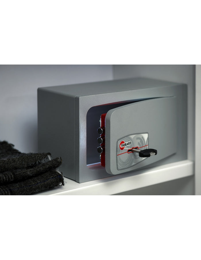 Cassaforte  portavalori Pierrefonds 13x22x12cm, installazione a muro o in un mobile, 2 chiavi - THIRARD