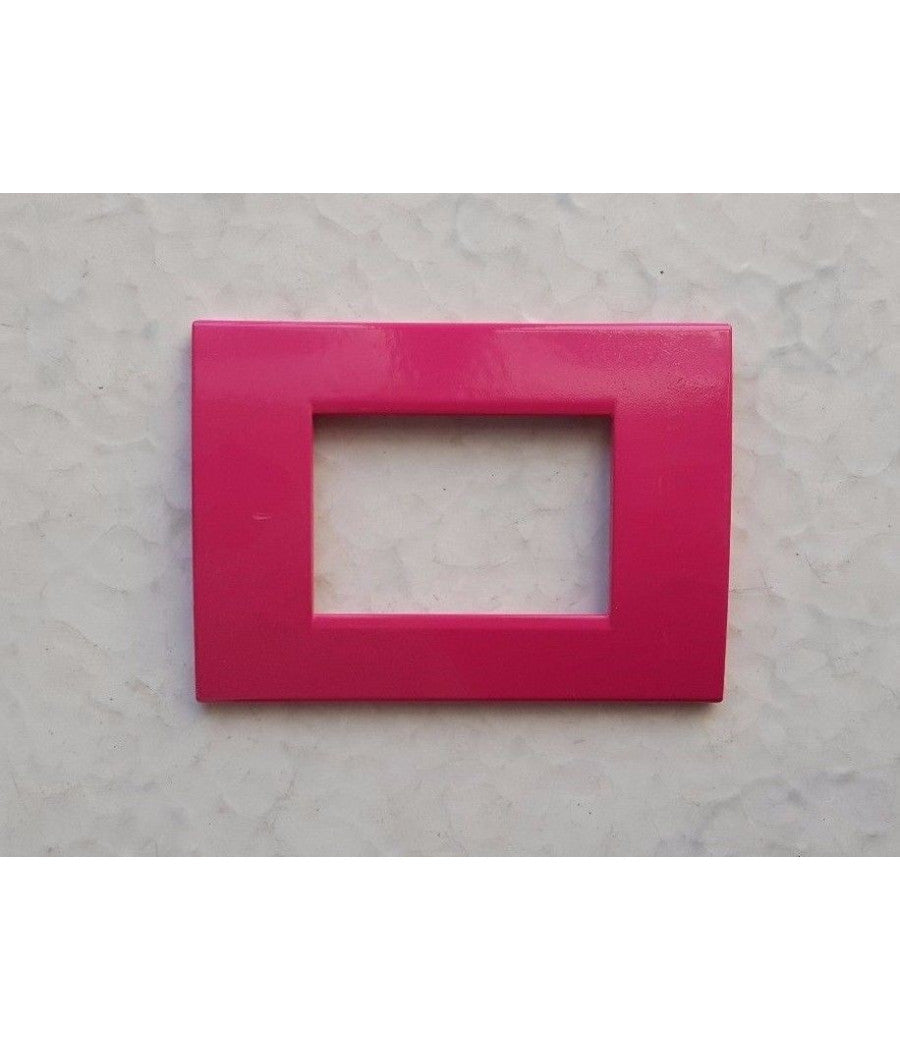 Placca Placche Placchete Compatibili Living Light In Abs 3 4 7 Posti Colorate  Fucsia -3 Fori     -