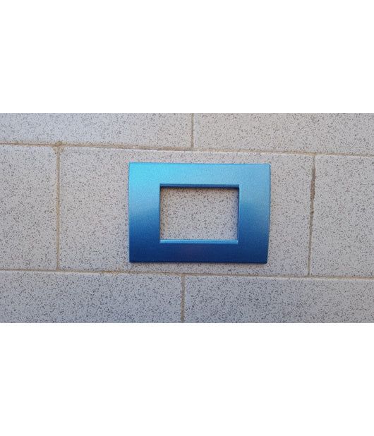 Placca Placche Placchete Compatibili Living Light In Abs 3 4 7 Posti Colorate  Blu Cielo Metallizzato -4 Fori     -