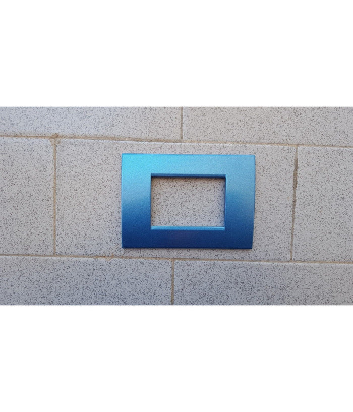 Placca Placche Placchete Compatibili Living Light In Abs 3 4 7 Posti Colorate  Blu Cielo Metallizzato -4 Fori     -