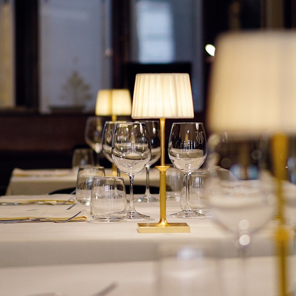 Lampada da Tavolo Ricaricabile Poldina Classic Zafferano Led Touch Dimmer - Design Elegante Senza Fili Bianca