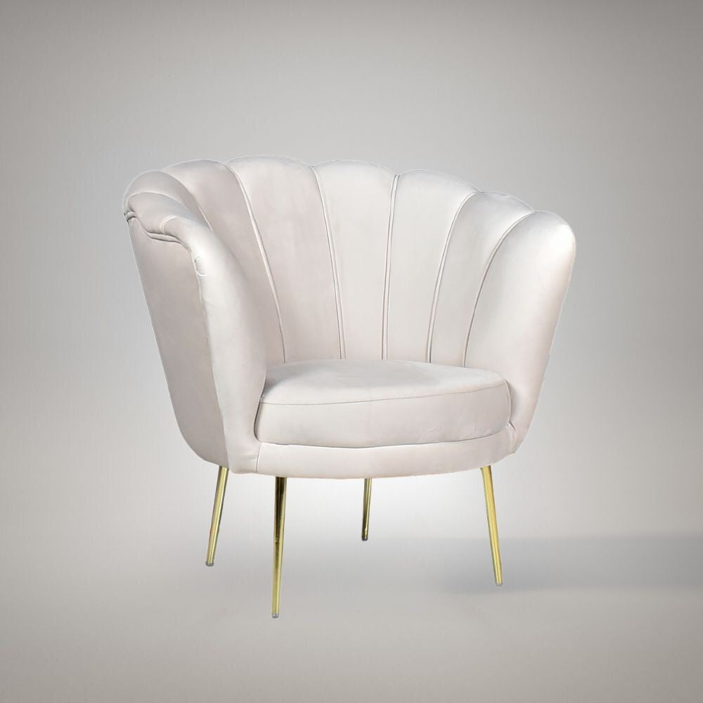 Poltrona a conchiglia Orel velluto babyface crema e piedi oro