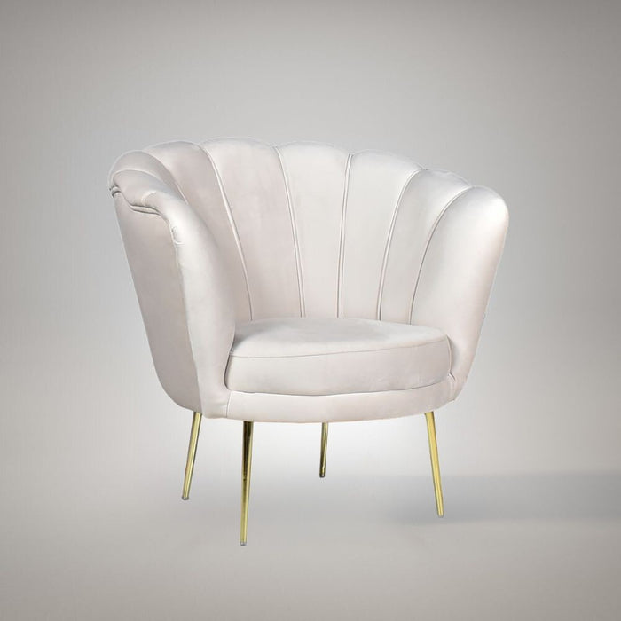 Poltrona a conchiglia Orel velluto babyface crema e piedi oro